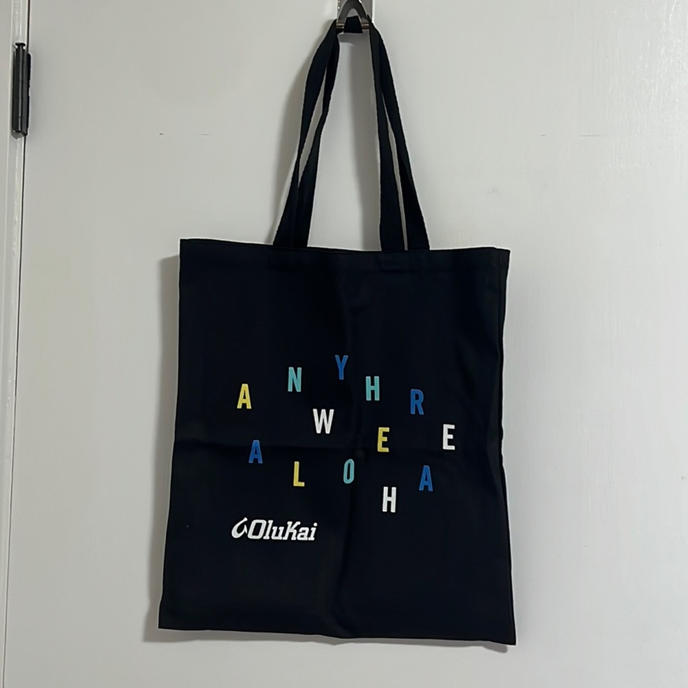 OluKai Anywhere Aloha Tote in Black
